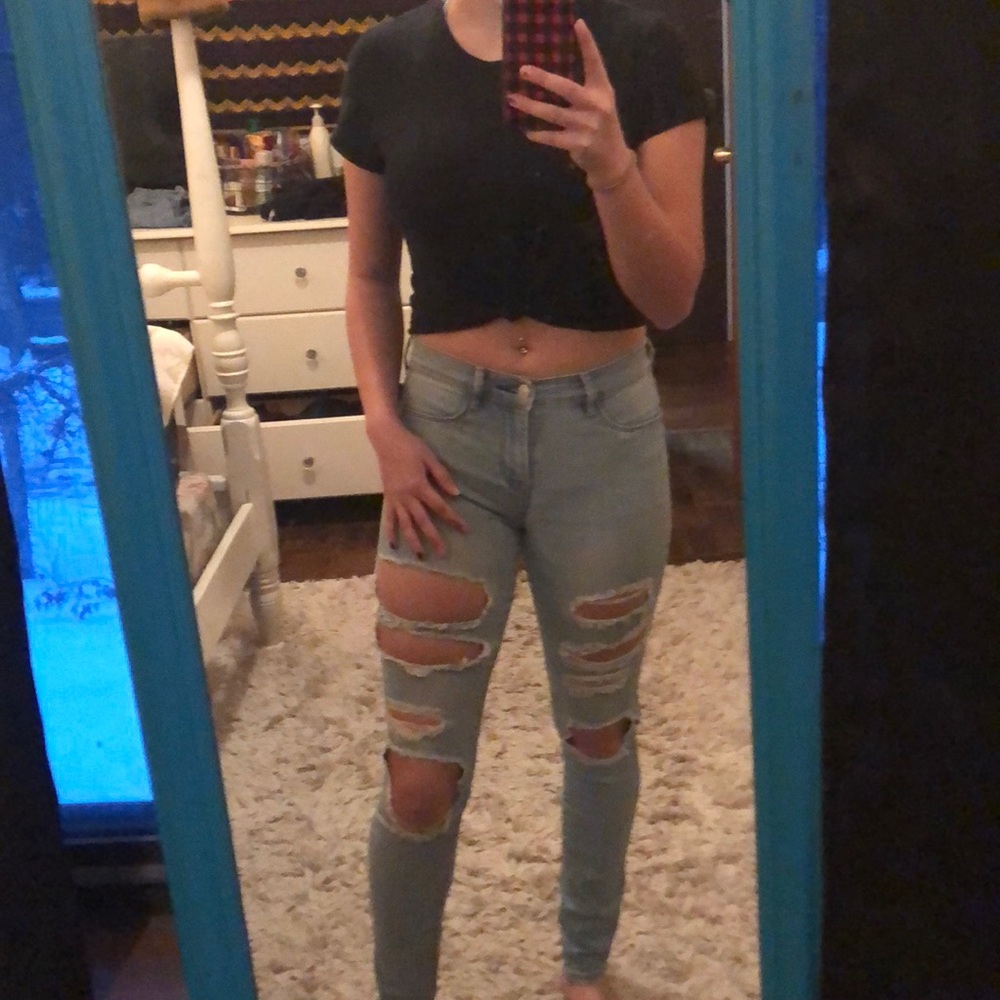 Ripped skinny jeggings.